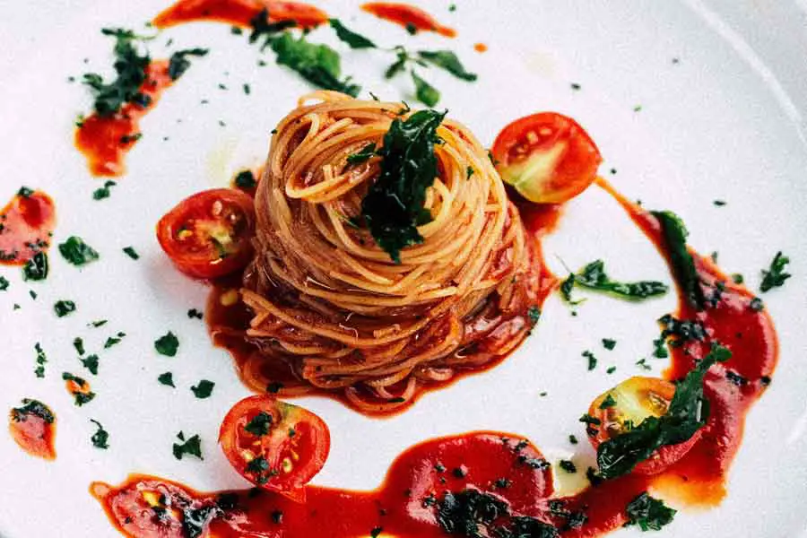 Tomatensauce ohne Zucker mit Spaghetti