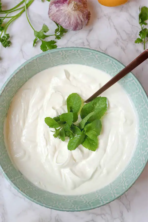 griechischer Joghurt als Grundlage eines zuckerfreien Dip